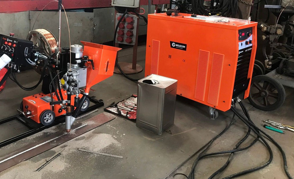 Máy hàn hồ quang chìm Jasic MZ1000 M308