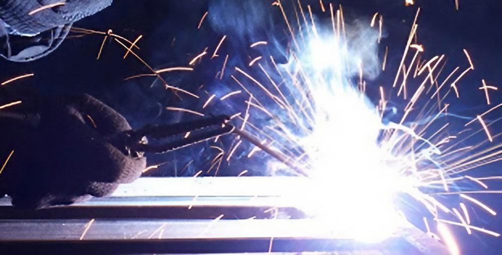 Khắc phục máy hàn hoạt động, đèn báo bật, không có tín hiệu ra