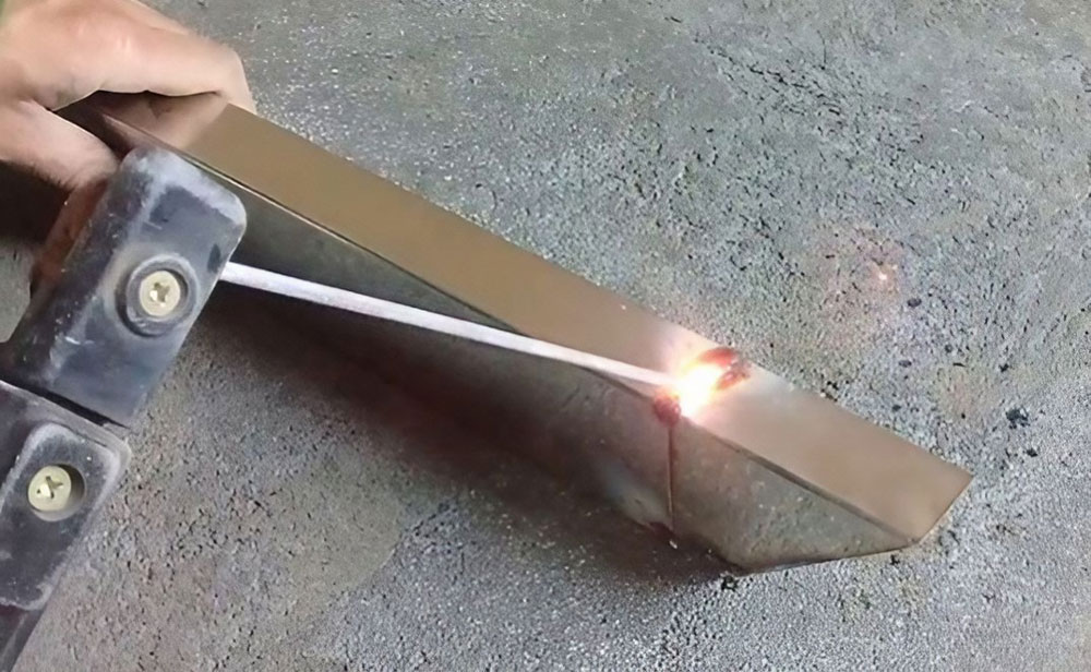 Khi nào NÊN hàn nhôm bằng máy hàn que?