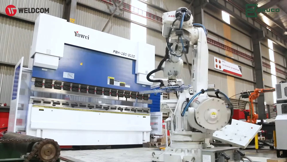 Cách lựa chọn robot hàn phù hợp cho doanh nghiệp
