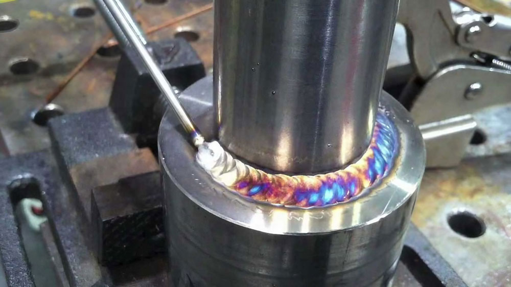 Hàn inox bằng máy hàn que
